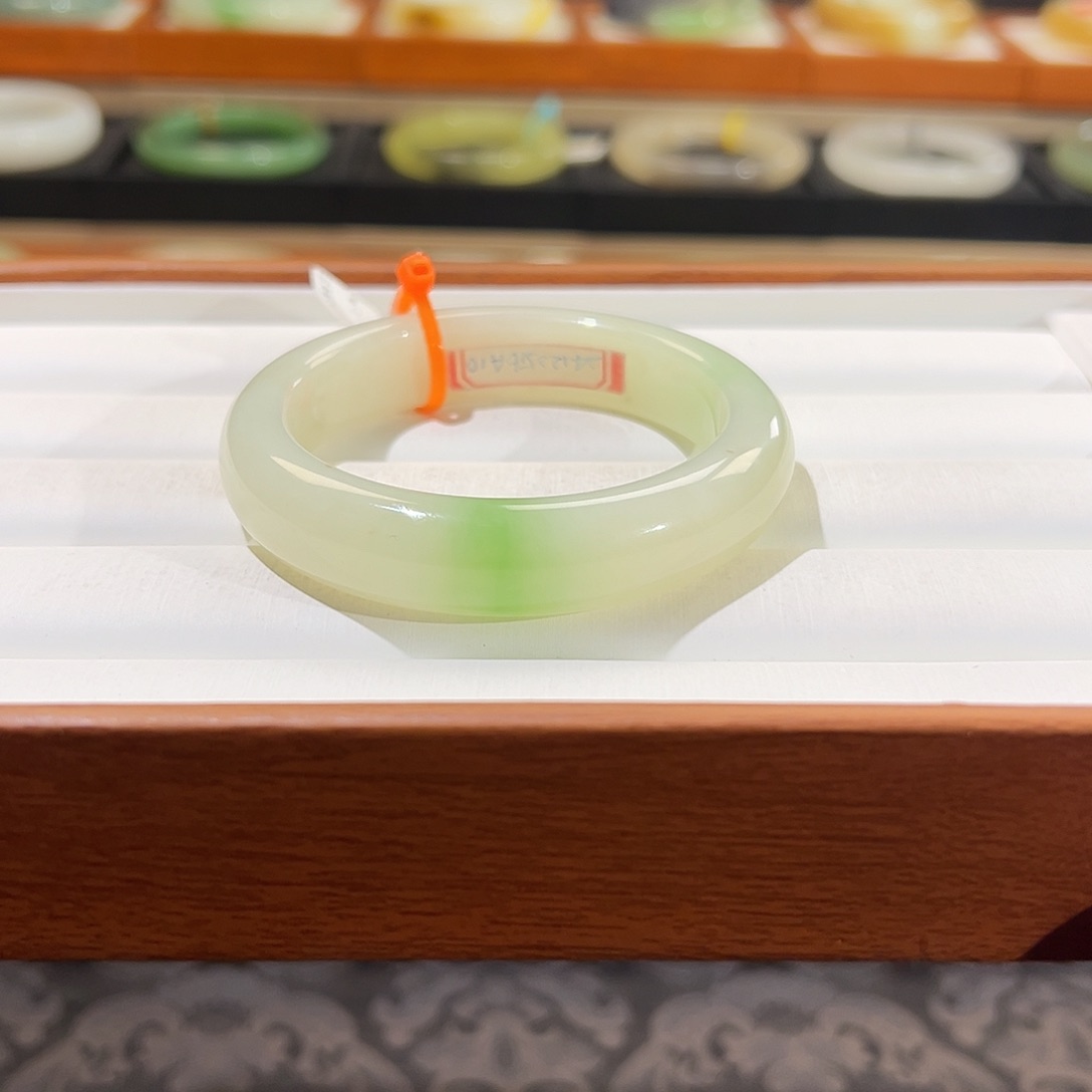 和田玉手镯未镶嵌  【白翠】