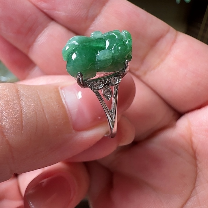 神***王翡翠未镶嵌手镯翡翠150