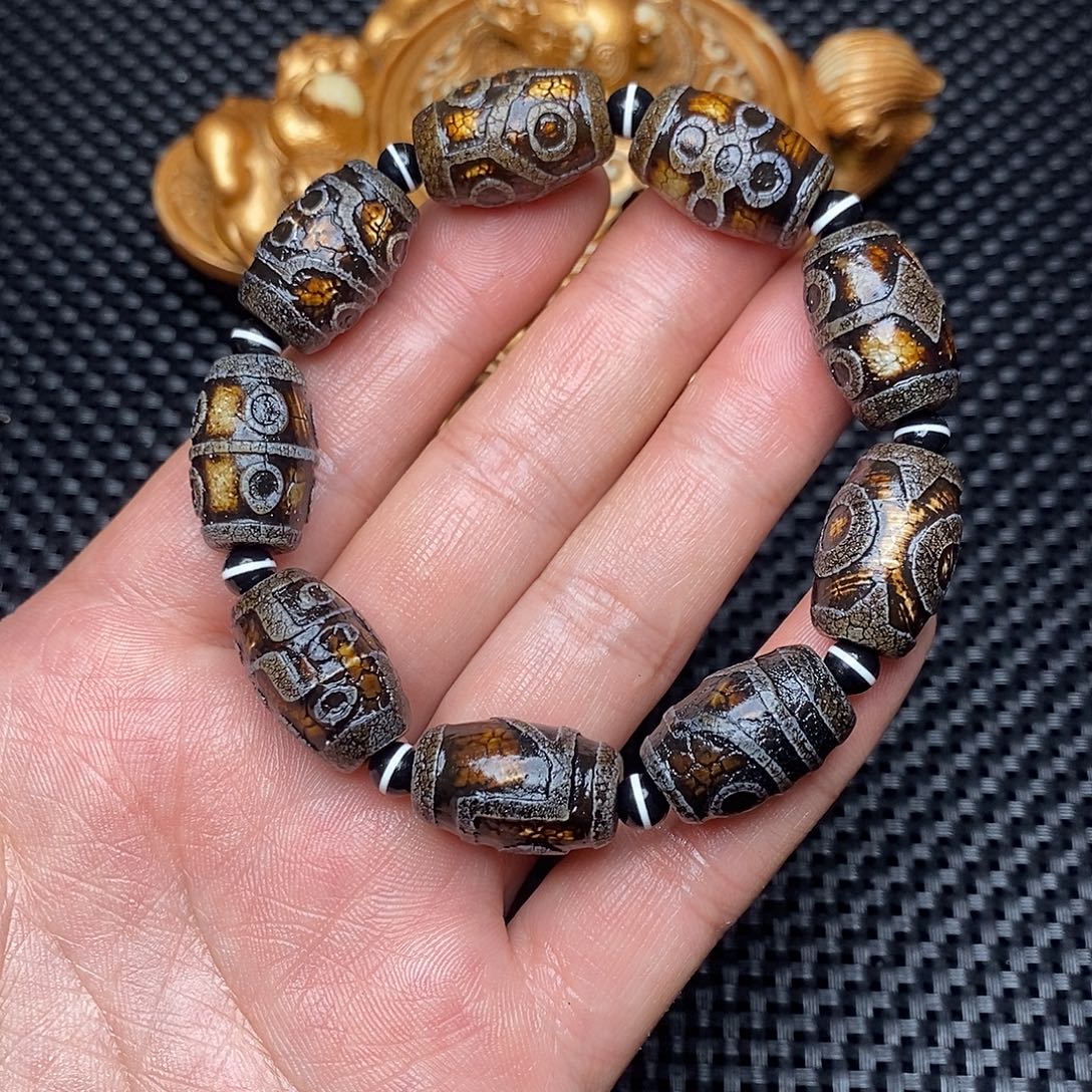 曾***你玛瑙/玉髓未镶嵌手链