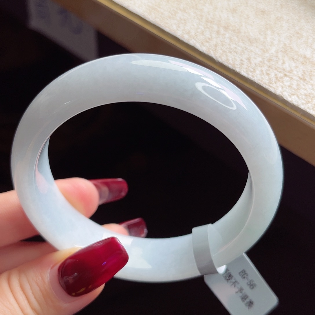 翡翠手镯未镶嵌手镯