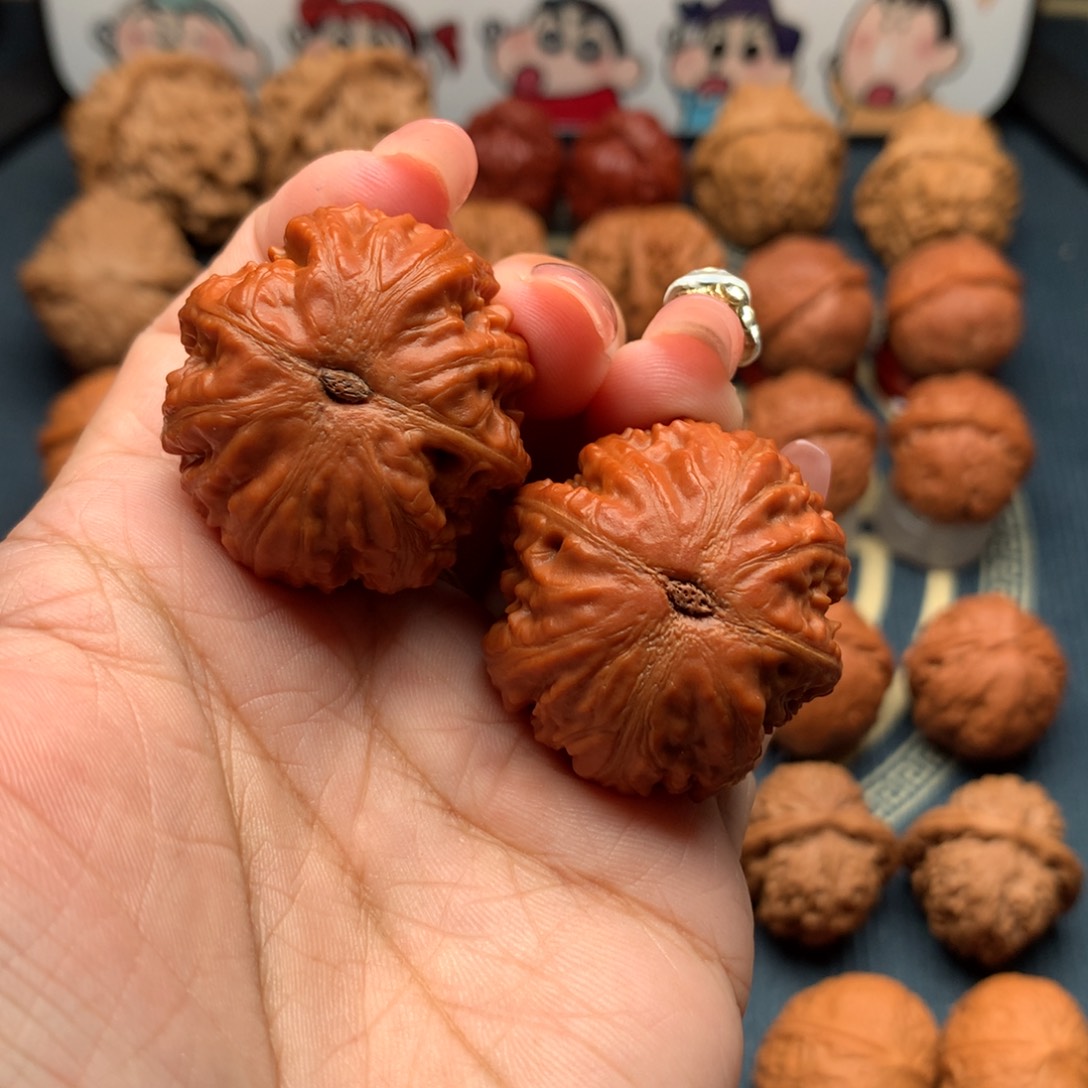 文玩核桃把件可***翅核桃