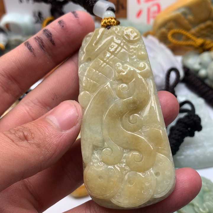 翡翠未镶嵌颈饰保真天然a货翡翠