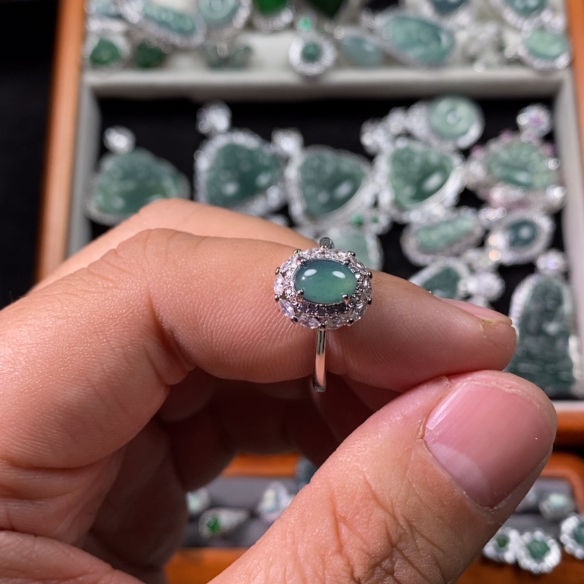 【闪购商品】翡翠颈饰未镶嵌天然