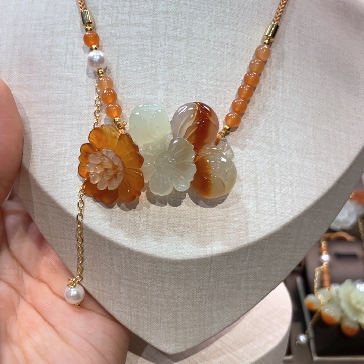 蛇纹石玉吊坠(赠链)未镶嵌