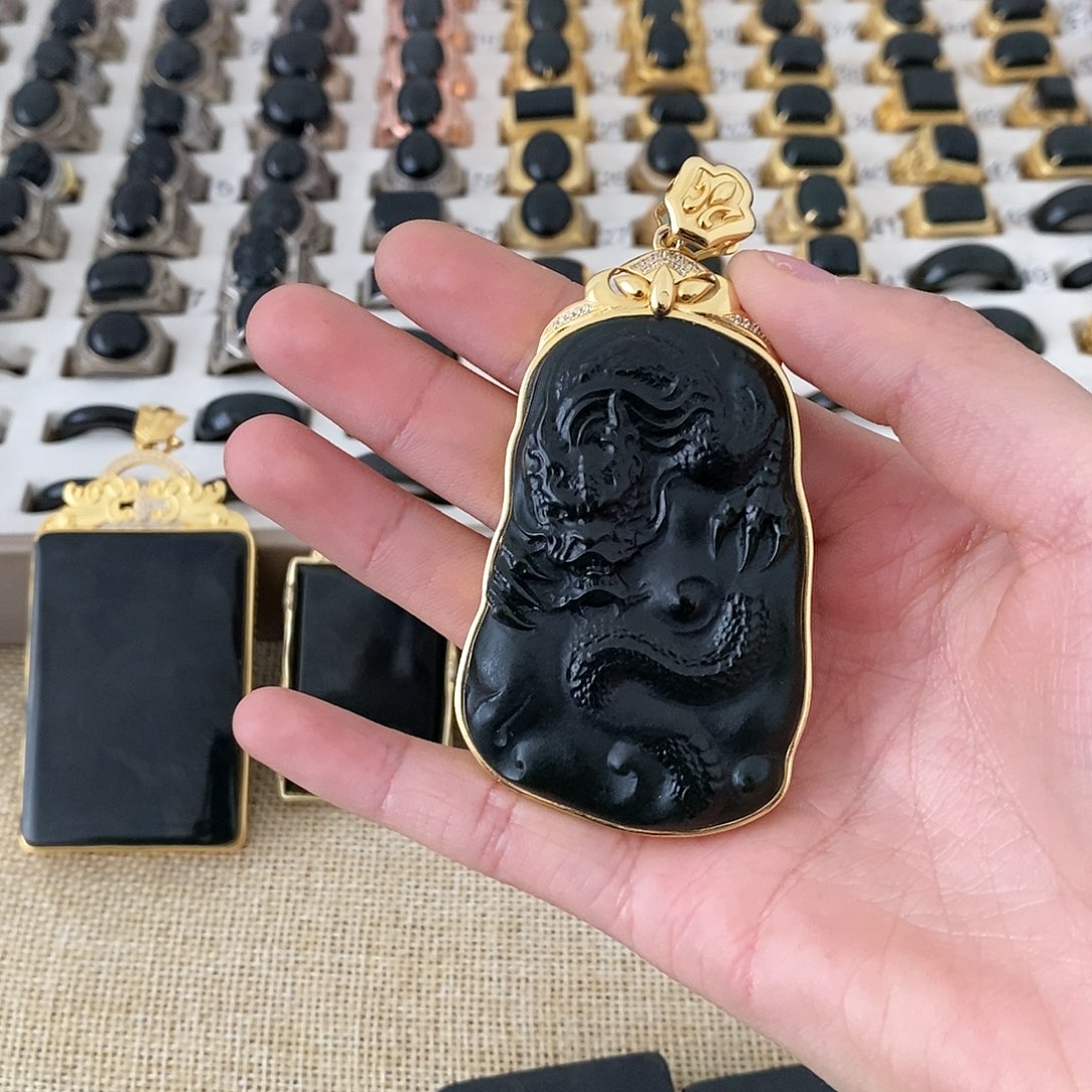 （***）和田玉合金颈饰和田玉