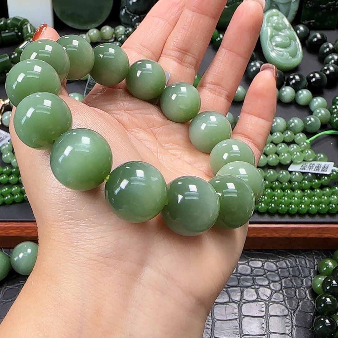 和田玉未镶嵌珠宝奇石