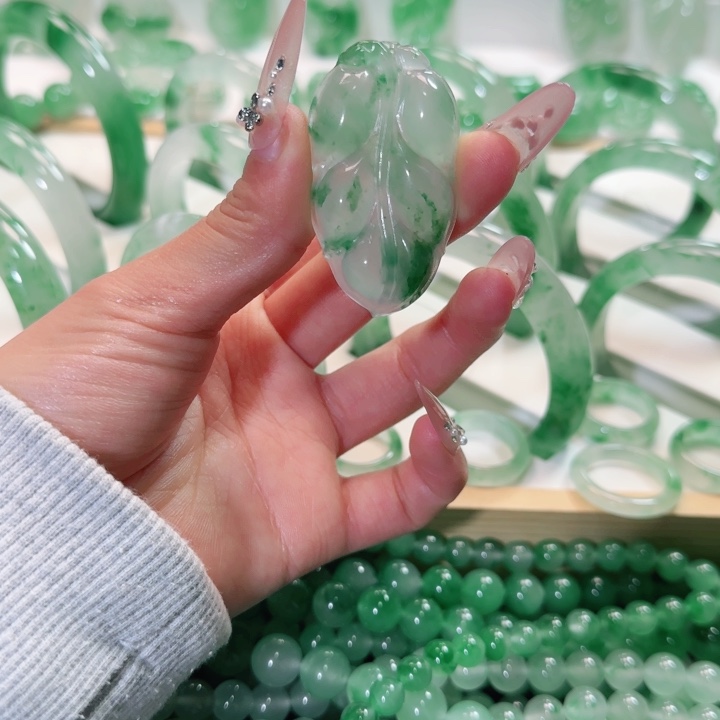 石英质玉吊坠(赠链)未镶嵌