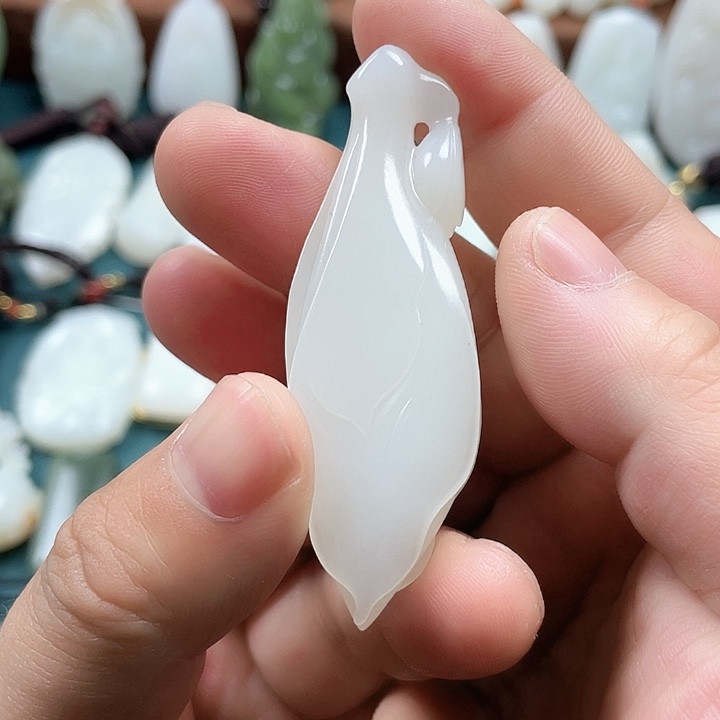 和田玉颈饰未镶嵌