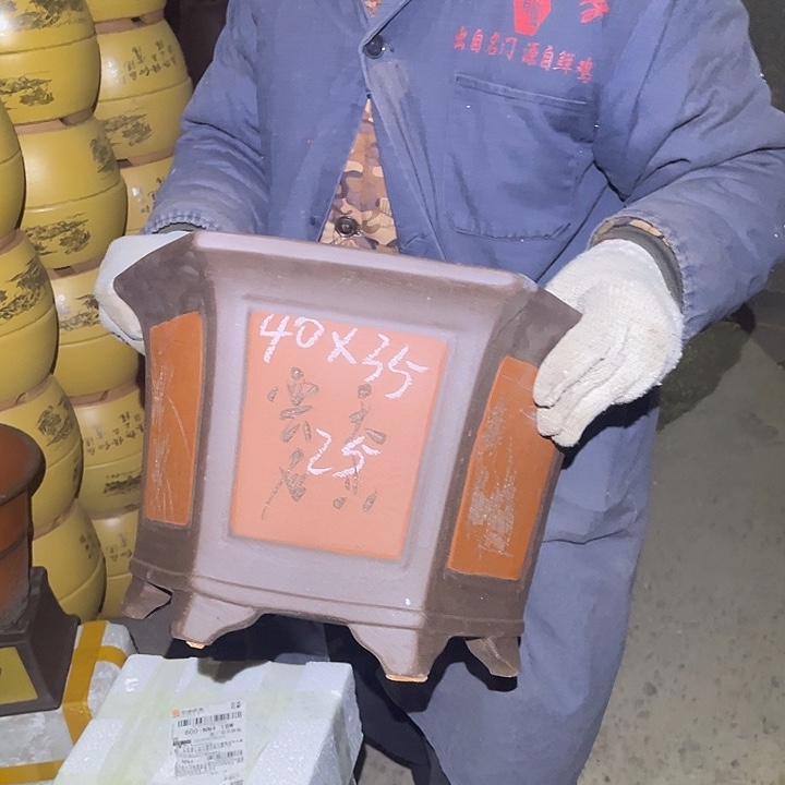 紫砂花盆紫砂花盆和小