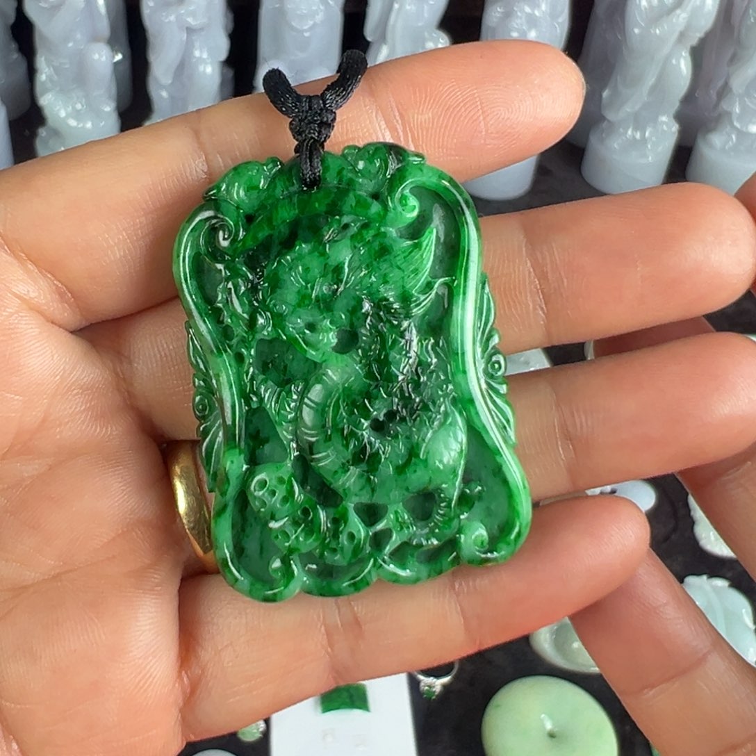 翡翠未镶嵌项圈天然翡翠麒麟挂件