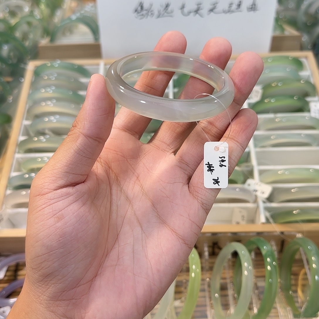 玛瑙/玉髓未镶嵌手镯圈口54.6