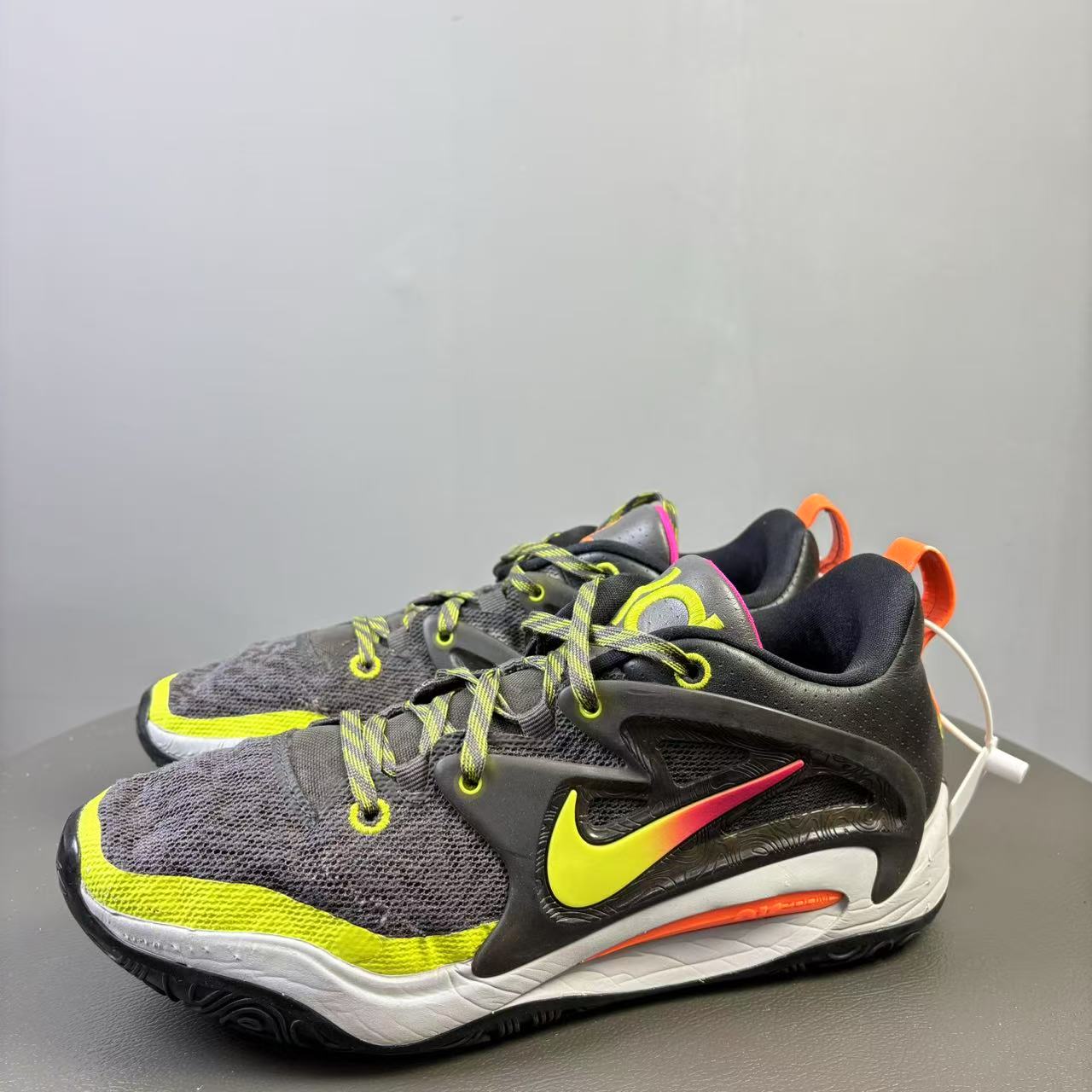 95新 maje 43码 KD15黑黄球鞋 非原盒