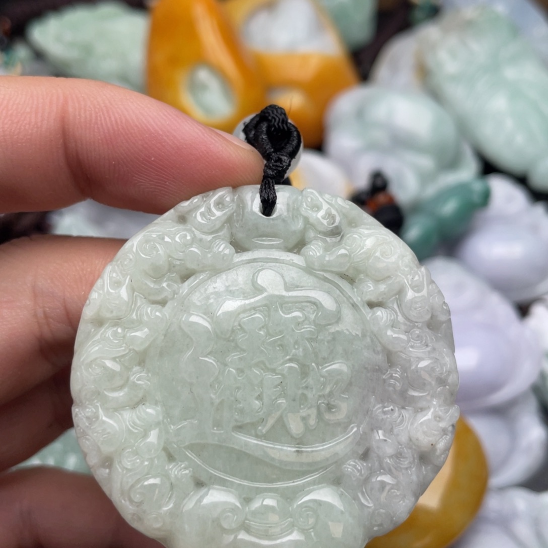 吊坠(不含链)未镶嵌翡翠