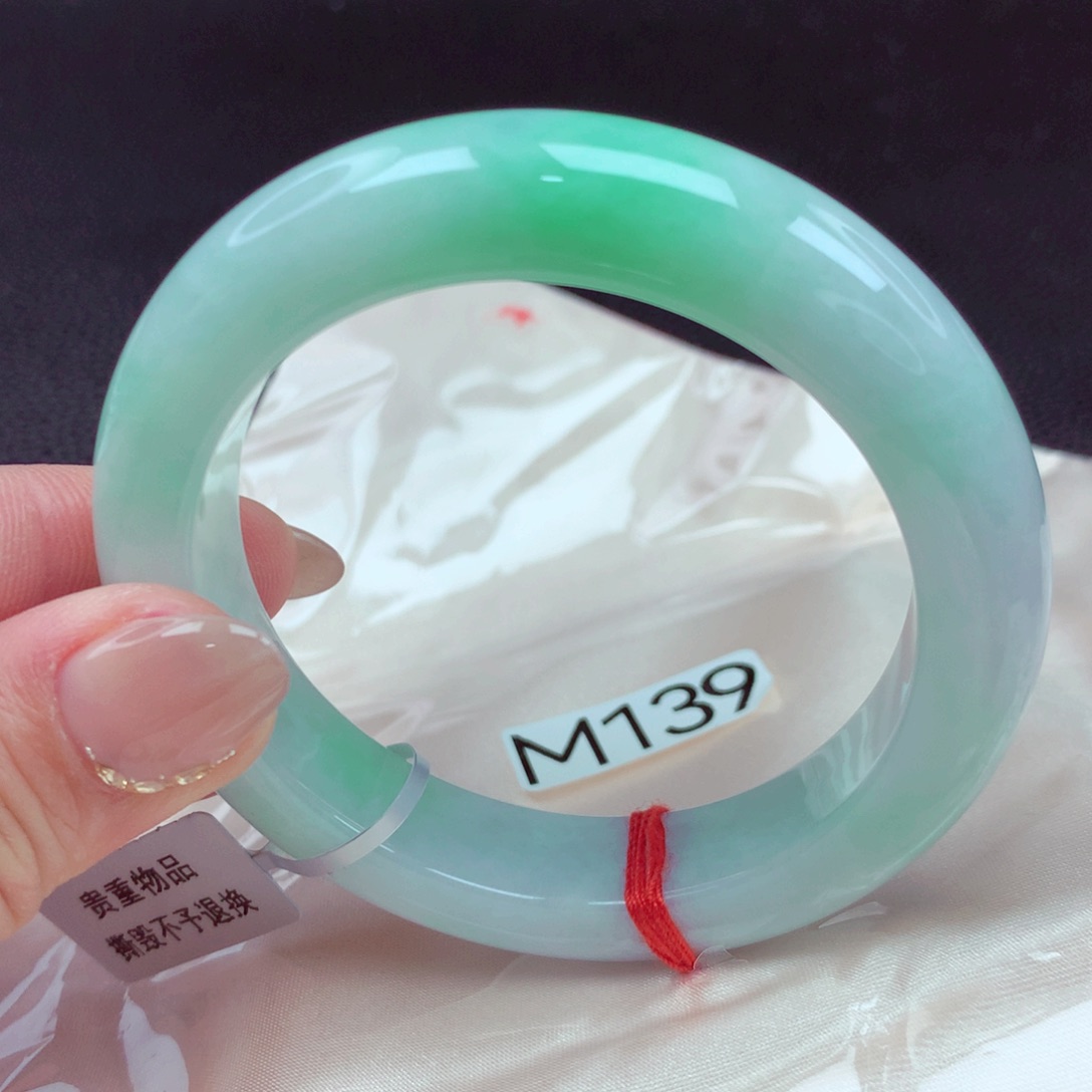 翡翠手镯未镶嵌手镯88