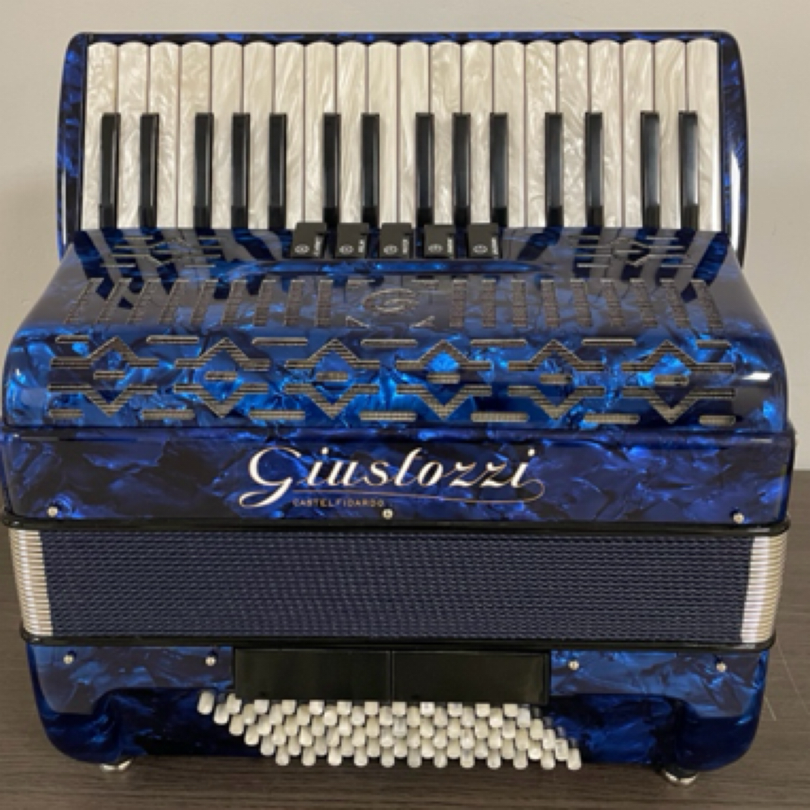 【双十一特惠】意大利原装进口朱斯托齐72贝斯三排簧手风琴