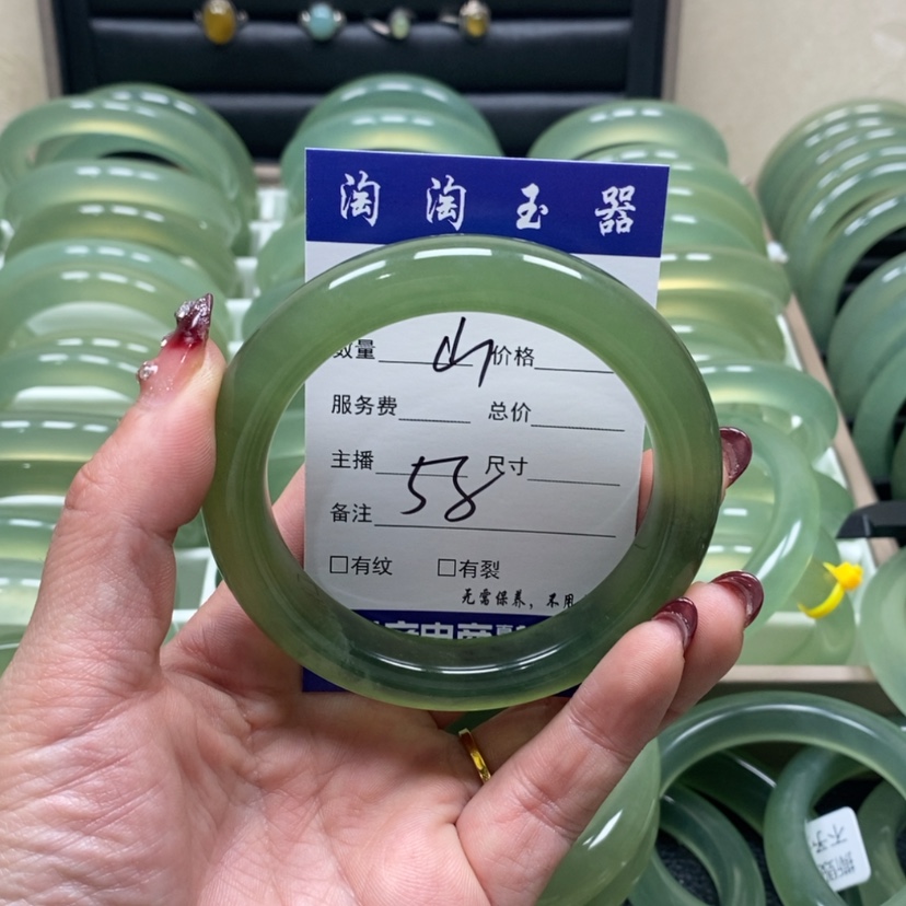 【闪购商品】蛇纹石玉手镯未镶嵌C****）