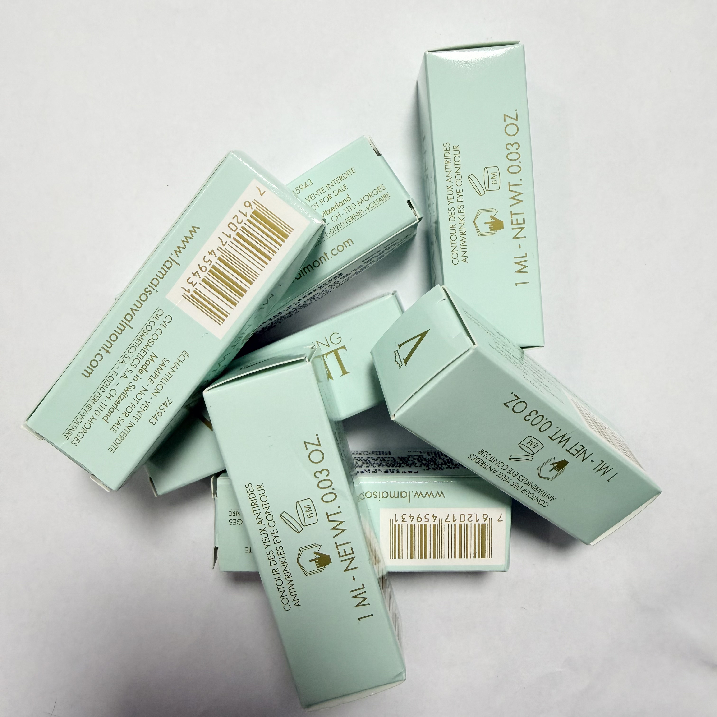 法 精华k眼霜涂抹 小