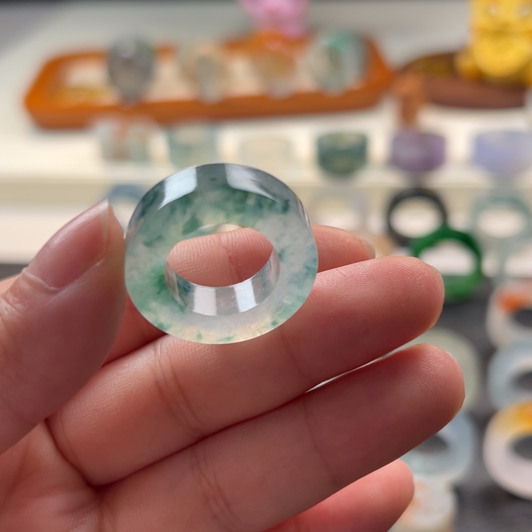 定制翡翠未镶嵌冰绿飘花8/15