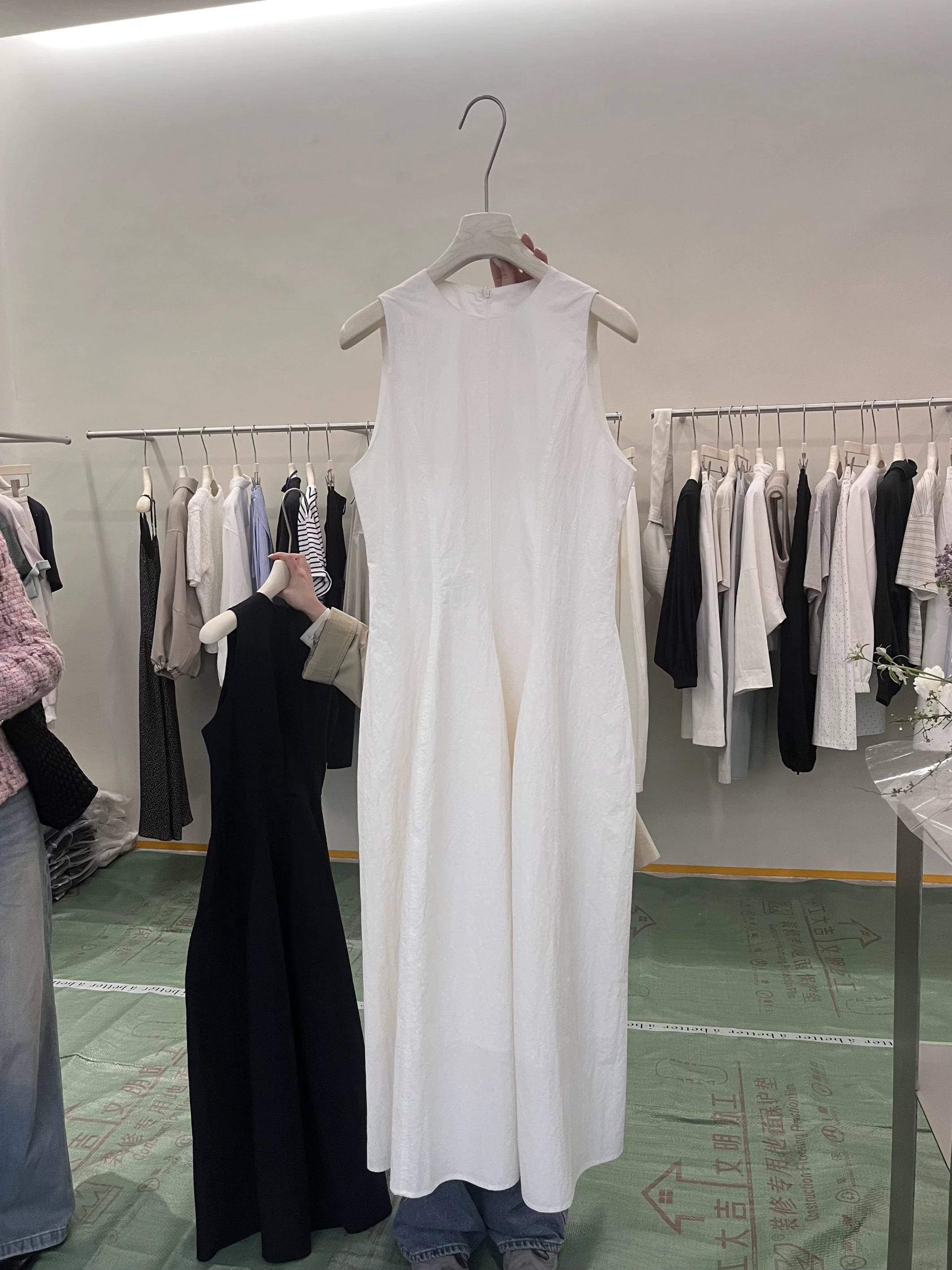 韩系纯色简约圆领无袖连衣裙女夏季高腰显瘦A字裙花苞裙女长裙