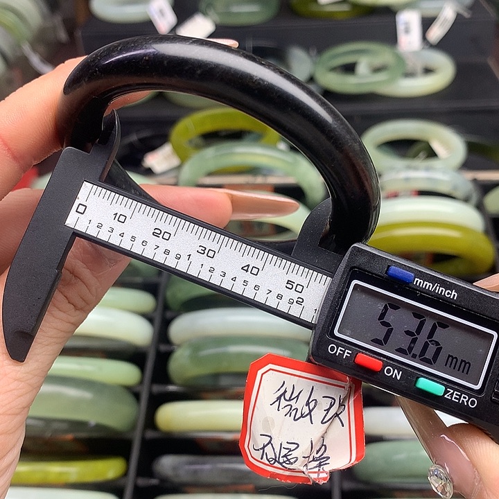 蛇纹石玉手镯未镶嵌581