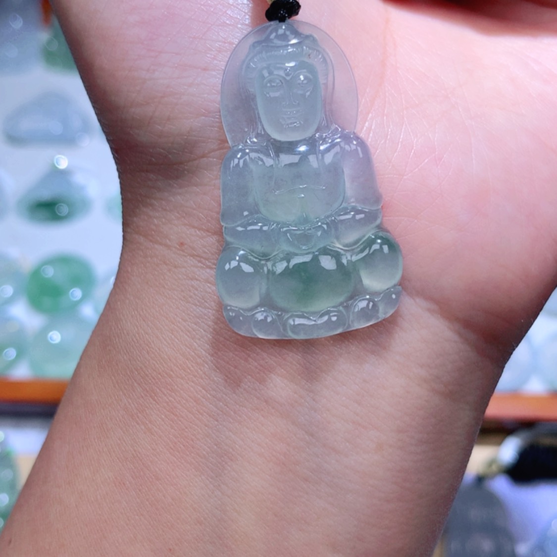 【闪购商品】翡翠颈饰未镶嵌观音