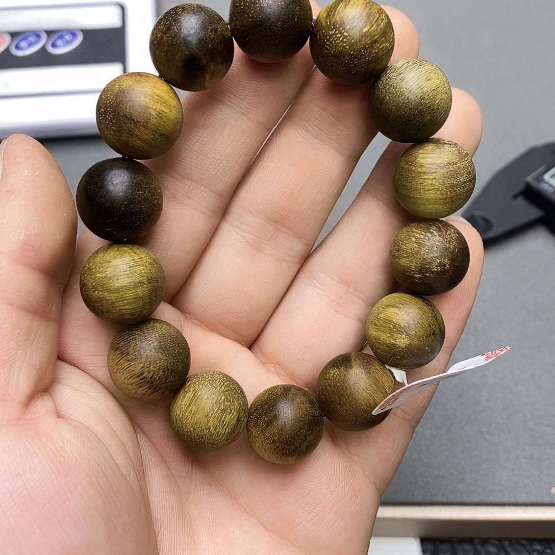 沉香碎屑沉香41留疤莺歌绿