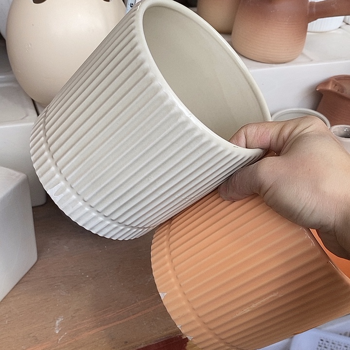 陶盆有孔 瑕疵针孔漏釉介意勿拍外口 13外高13