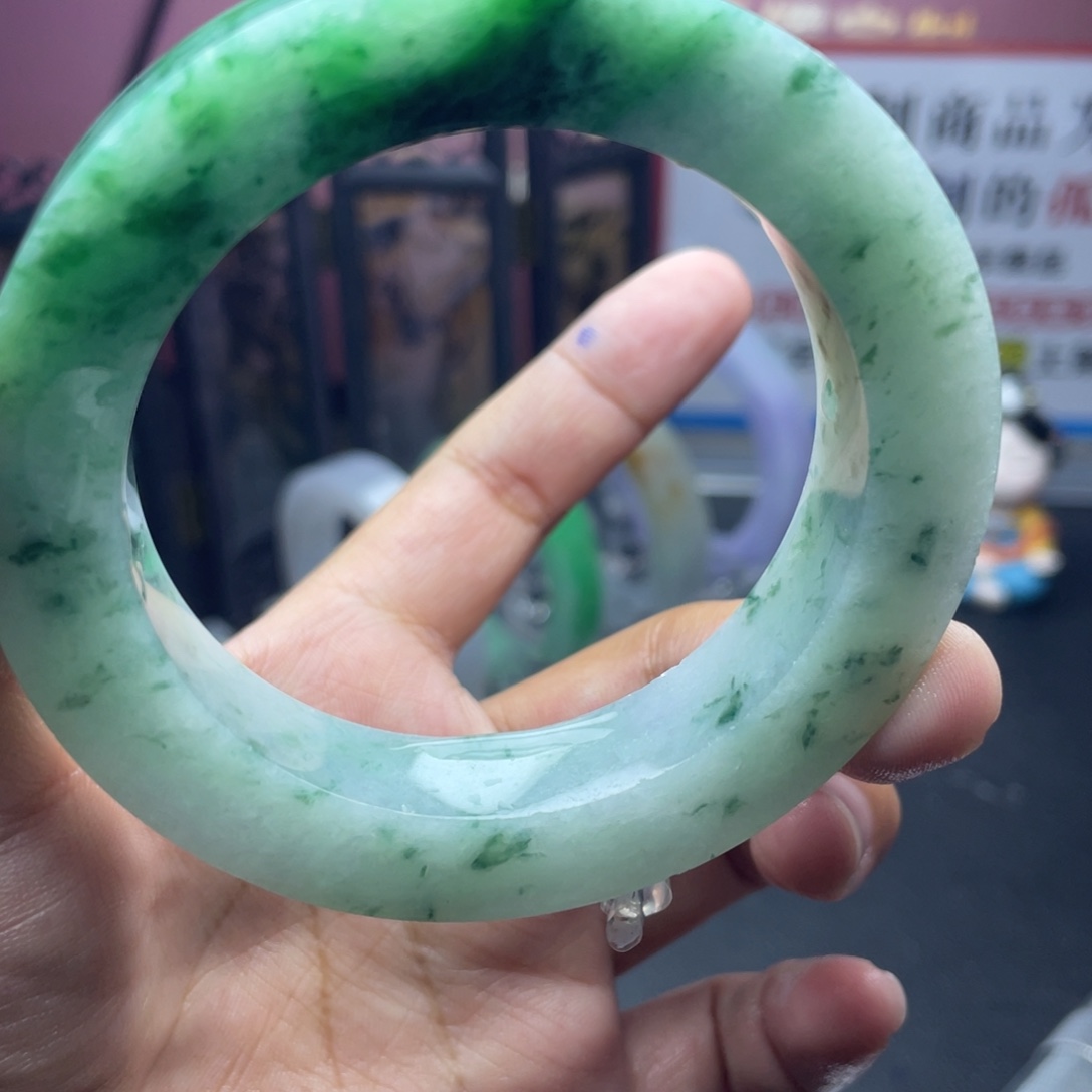 用***1定制翡翠未镶嵌缅A翡翠多样发一