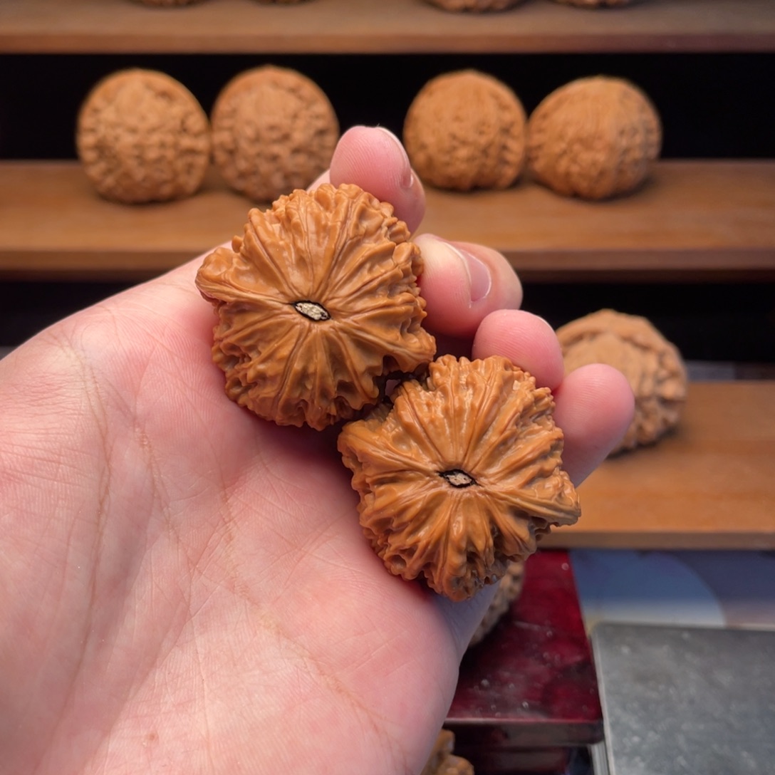 文玩核桃把件39.8毕业山地原装正磨