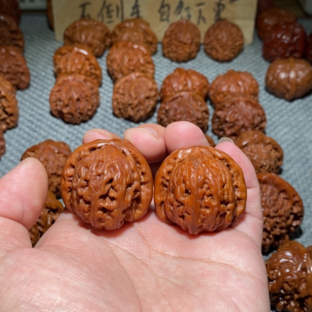 文玩核桃把件白狮子球白37