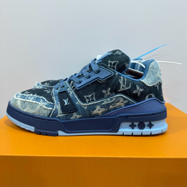 95新 LouisVuitton/路易威登 39码 trainer 破坏牛仔 时尚板鞋