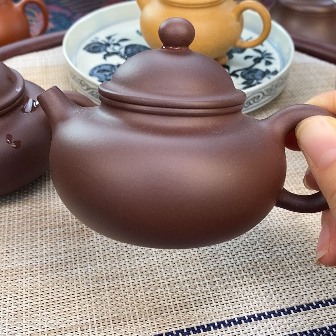 紫砂茶壶黄龙山原矿紫泥制作