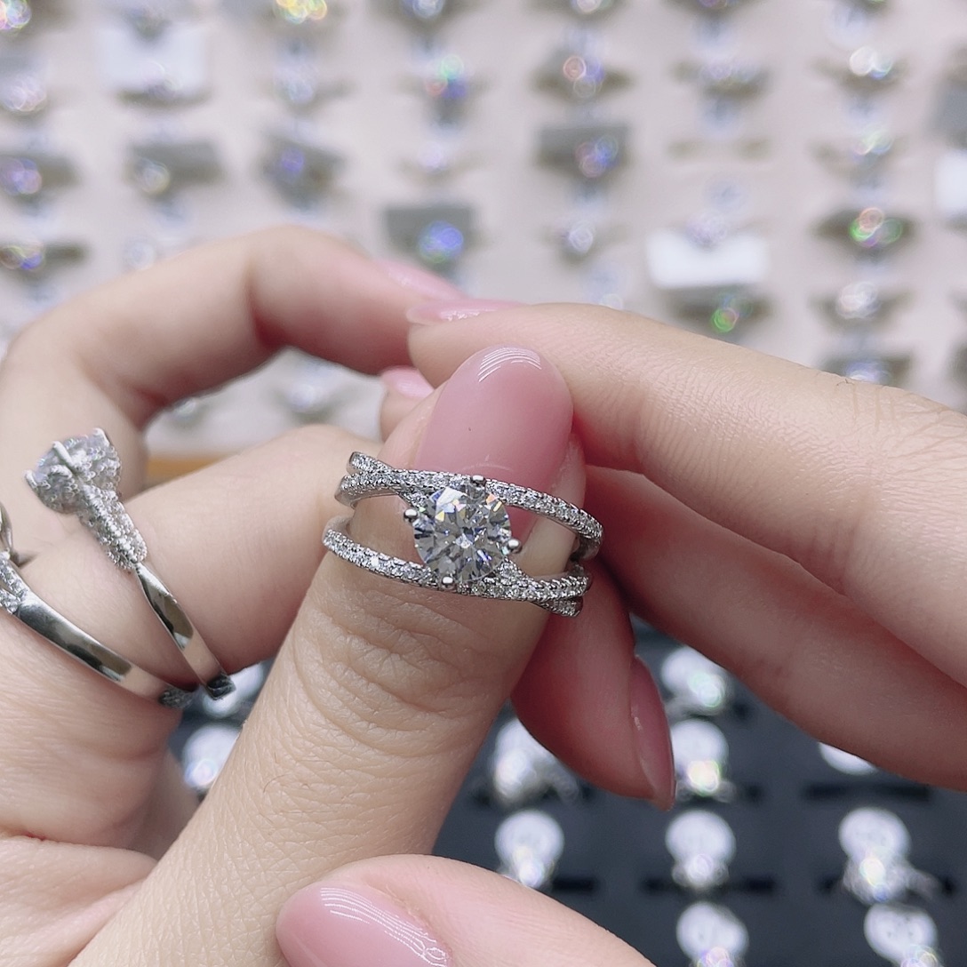 莫桑石非金属圈11。 三生三世一克拉福利