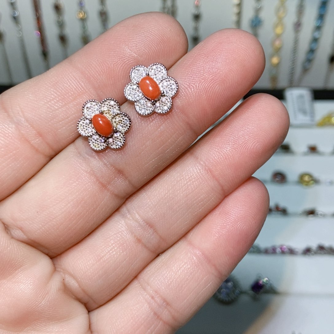 绿水晶戒指银S925镶嵌多***?