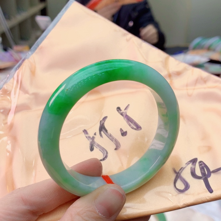 翡翠未镶嵌手镯翡翠手镯