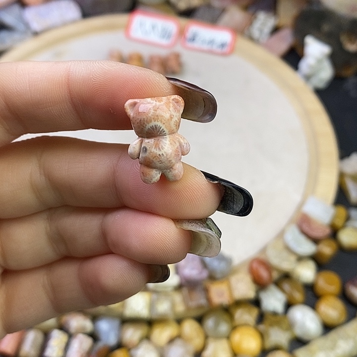 针钠钙石（海纹石）未镶嵌颈饰