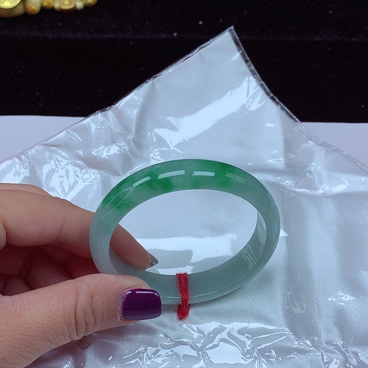 未镶嵌手镯（贵妃镯）翡翠圈口54