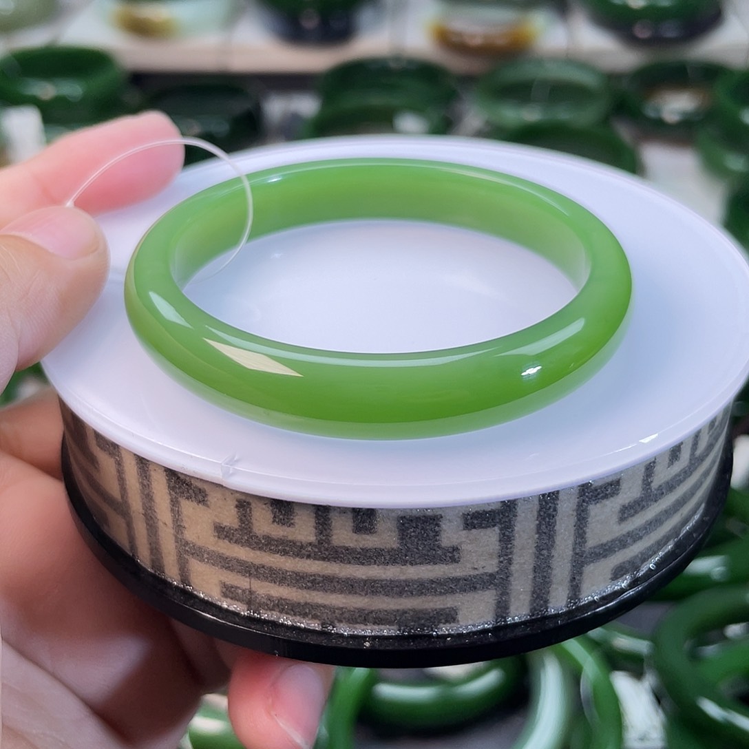 和田玉（碧玉）手镯未镶嵌