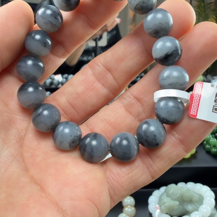 自***夜和田玉未镶嵌手链