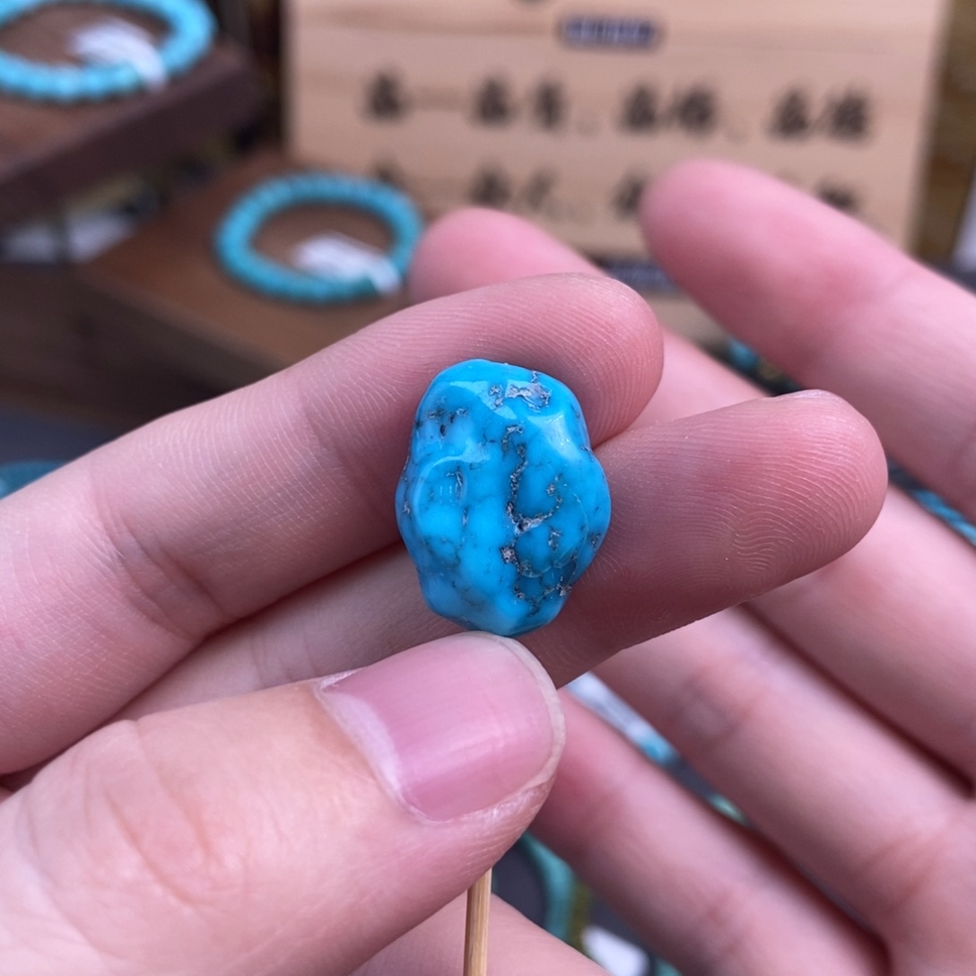 绿松石雕刻未镶嵌暴暴蓝随型