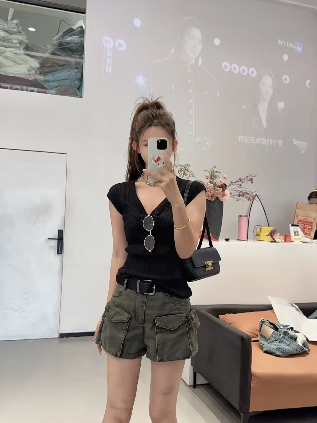 简衣 夏季黑色显瘦弹力V领针织衫18873