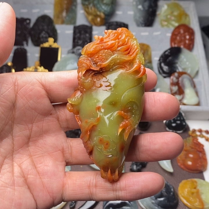 蛇纹石玉手把件未镶嵌房****产