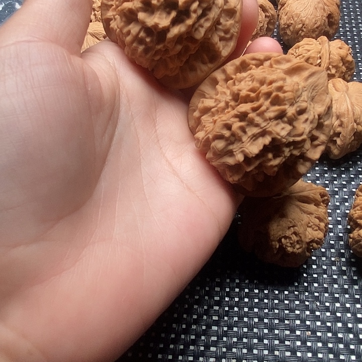 山***人文玩核桃吊坠核桃