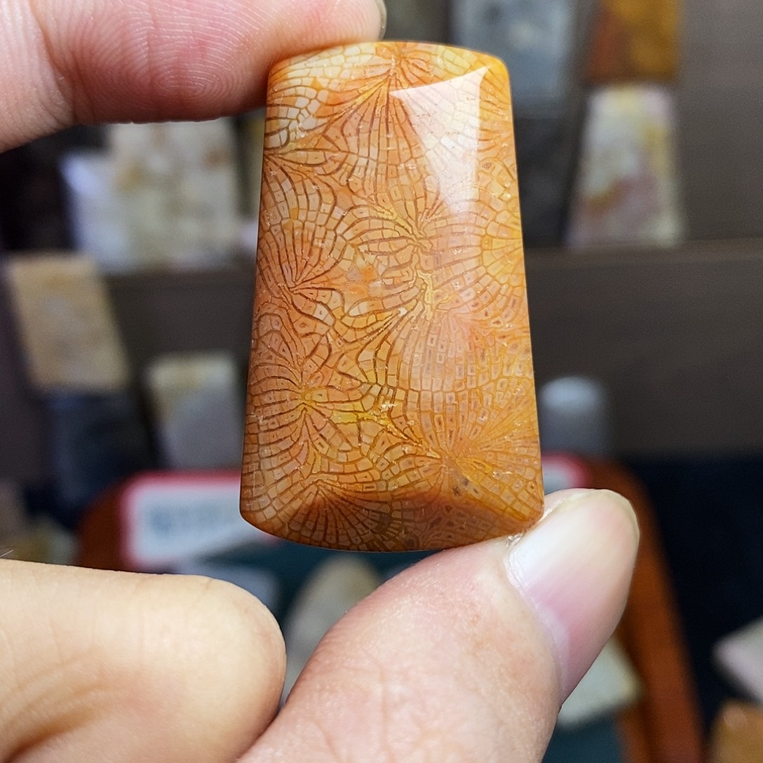 石英质玉（非洲翠）合金颈饰