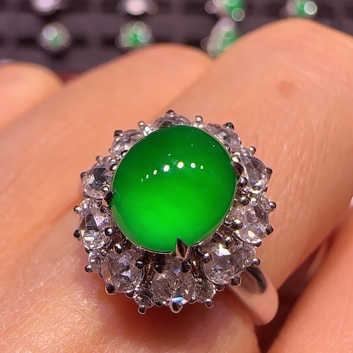 翡翠戒指18K金镶嵌戒指