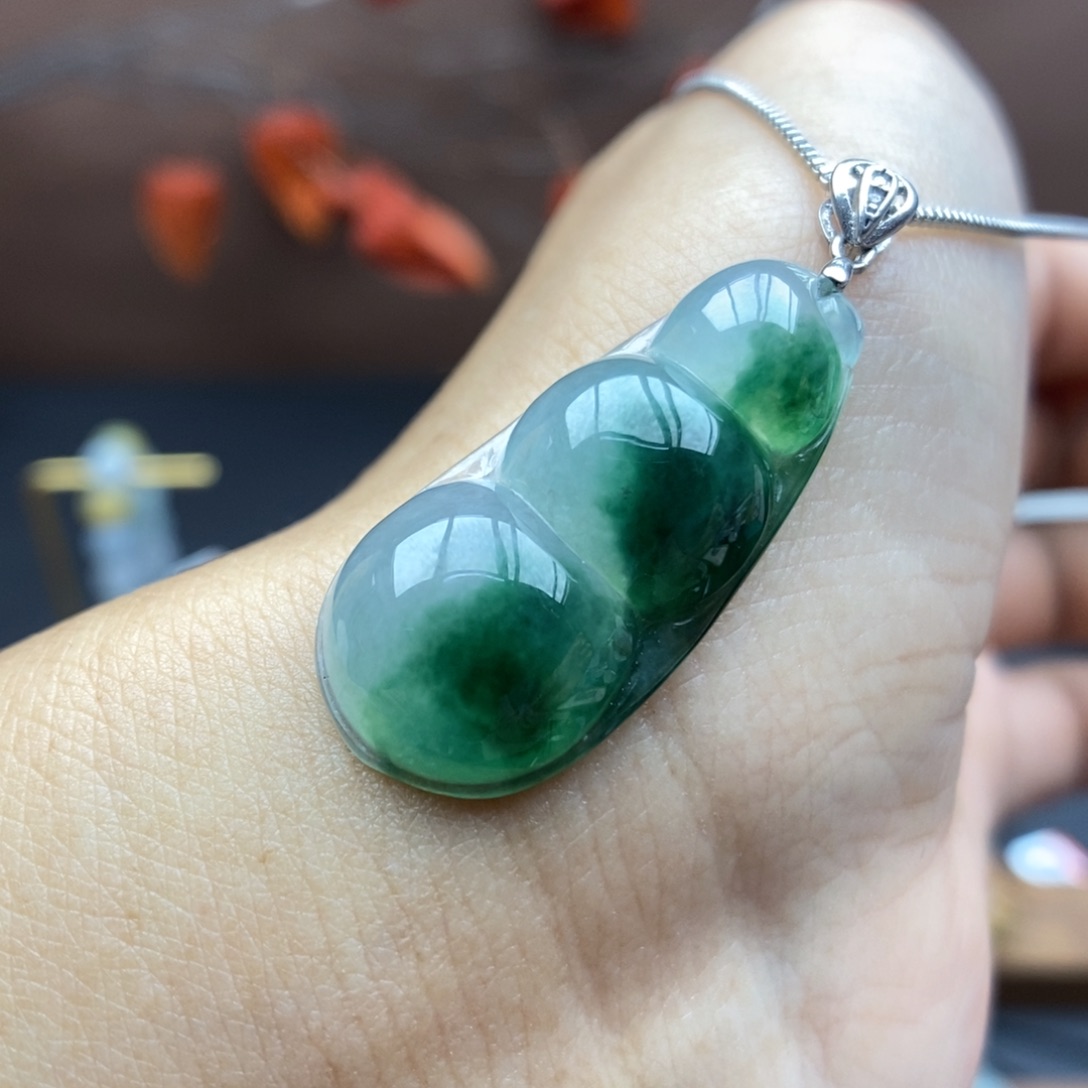 【闪购商品】颈饰银S925镶嵌翡翠32