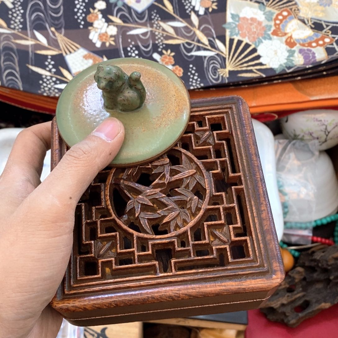 瓷片哈哈哈哈太好吃