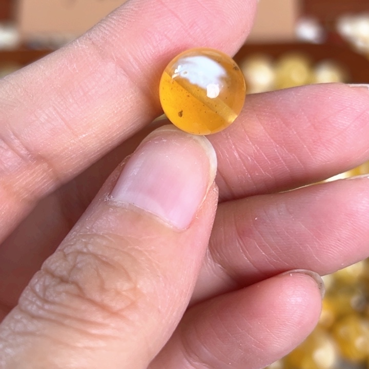 未镶嵌蜜蜡裸石11.5mm一个