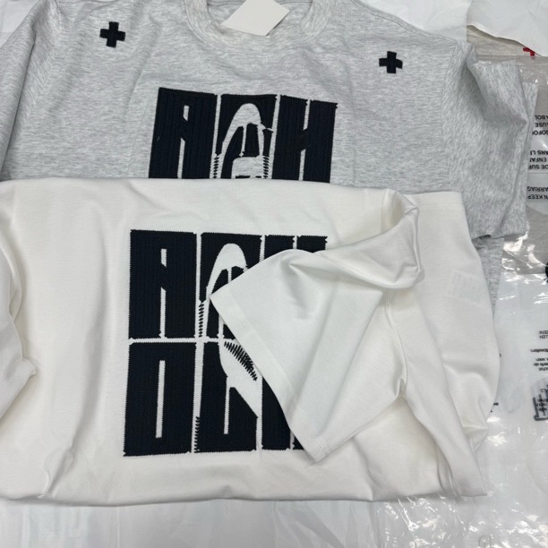 A西胸口斑驳刺绣短袖T恤