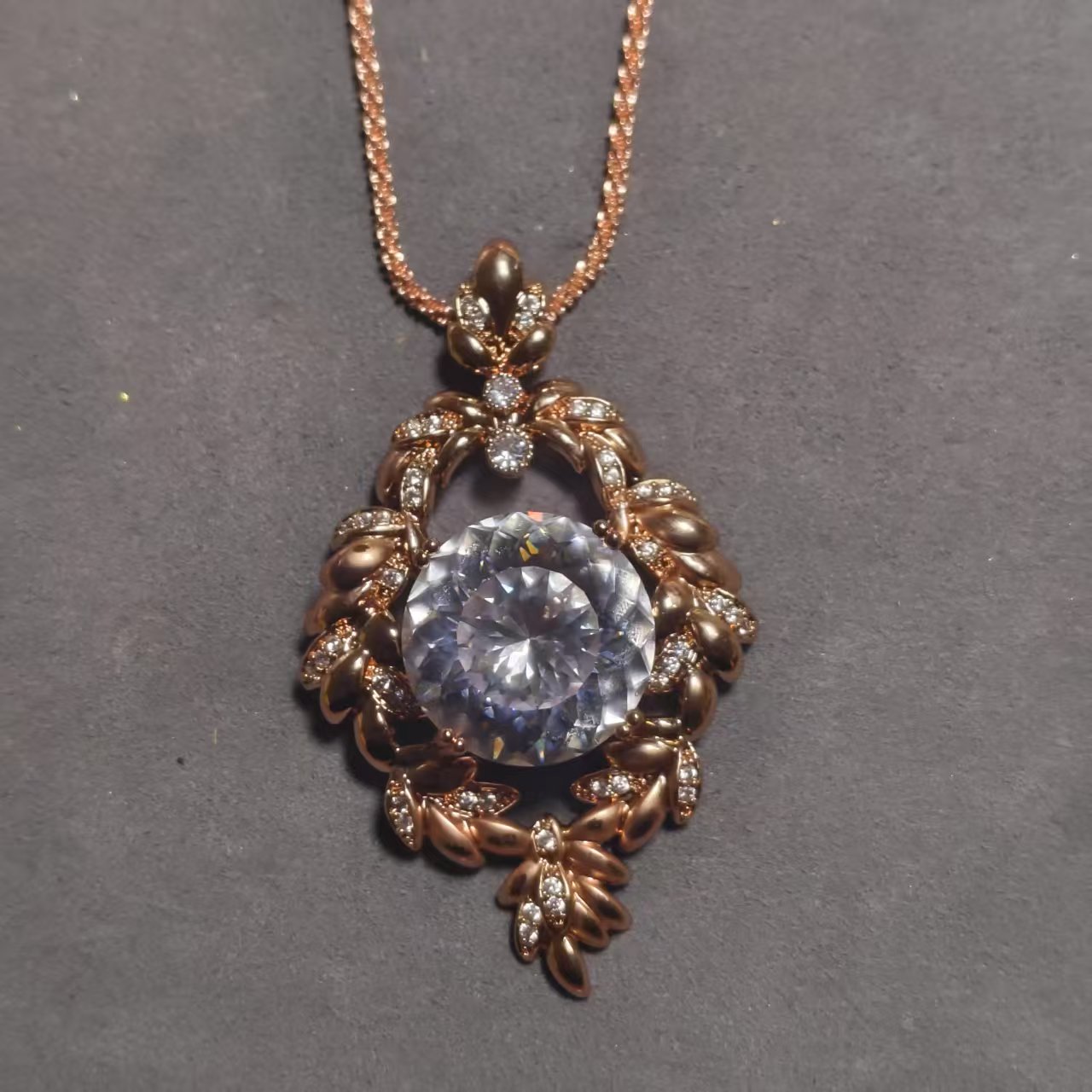 【南非定制】经典高级轻奢大气百搭吊坠  aj71508